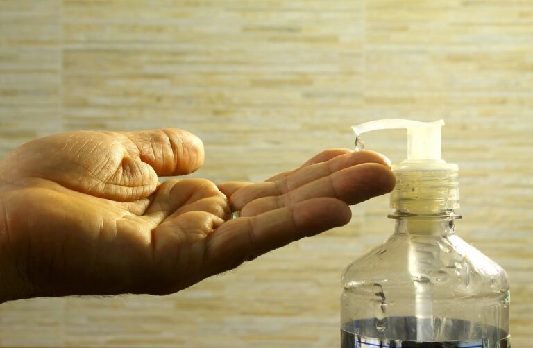美顔器を使った後にアルコール消毒は必要ですか？