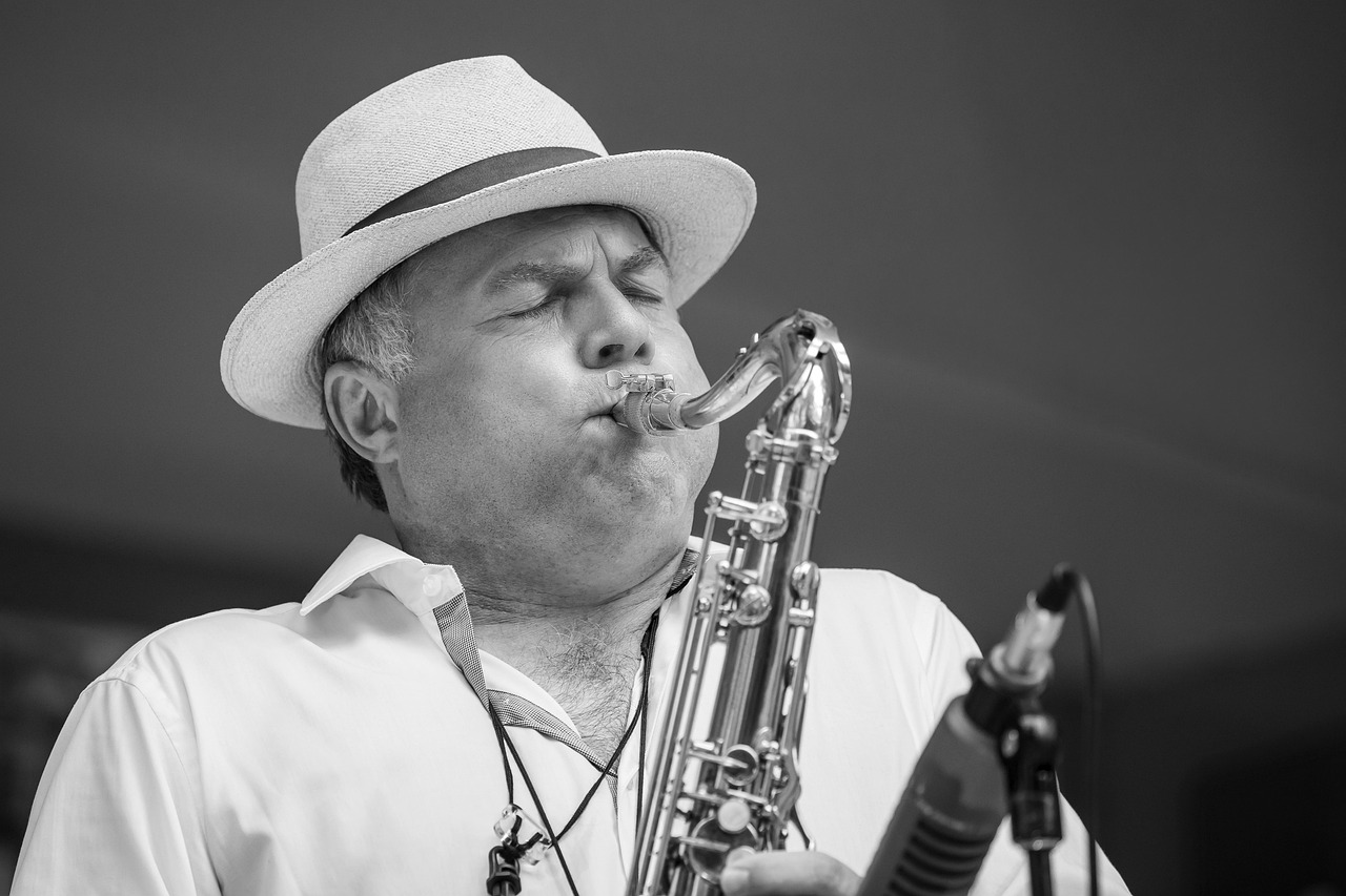 たるみとほうれい線の両方をケアできる美顔器はどれ？